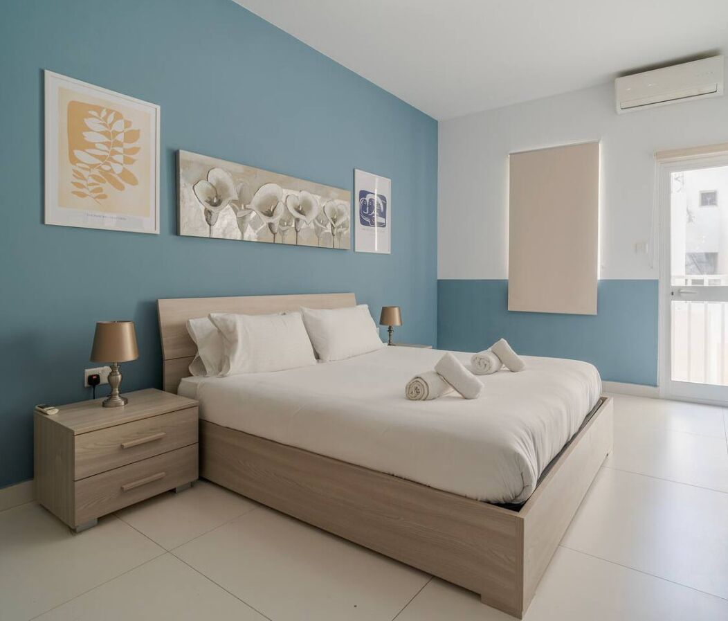 書桌、熨斗/熨衫板、可攜式嬰兒床、Wi-Fi