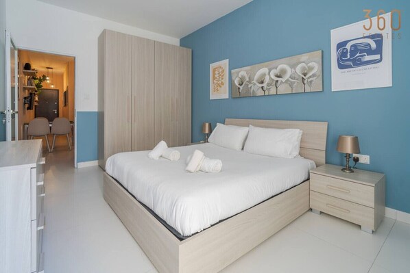 Desk, iron/ironing board, travel crib, WiFi