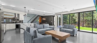 A Showstopper Mountain Retreat in Lake Arrowhead