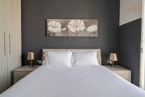 1 bedroom, desk, iron/ironing board, WiFi