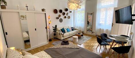 2 bedrooms, iron/ironing board, WiFi, bed sheets