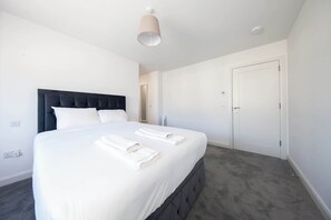 2 bedrooms, iron/ironing board, Internet, bed sheets