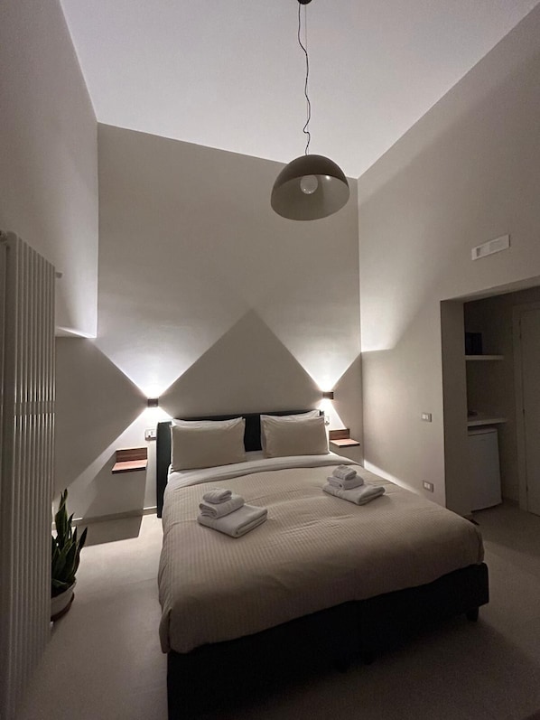 Classic Double Room | In-room safe, laptop workspace, blackout drapes, iron/ironing board