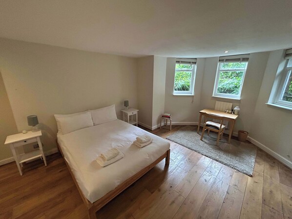 1 bedroom, iron/ironing board, Internet, bed sheets