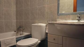 Twin Room | Bilik Mandi | Tab mandi