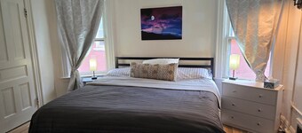 Beautiful 3-Bedroom Home in Niagara Falls, New York
