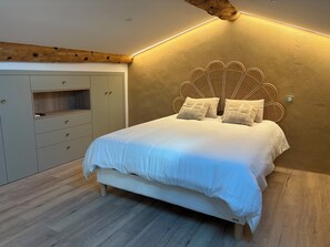 1 bedroom, WiFi, bed sheets