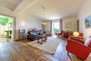 Tv, dvd-afspiller, stereoanlæg