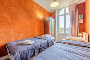 4 Schlafzimmer, Bügeleisen/Bügelbrett, WLAN, Bettwäsche