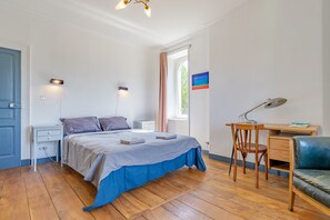 4 soveværelser, strygejern/strygebræt, internetforbindelse, sengetøj
