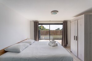 5 chambres, fer et planche à repasser, accès au Wi-Fi (inclus)