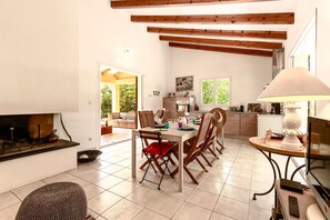 Dining - Casa Bavitoli 1er étage - Avec jardin et terrasse (Cauro)