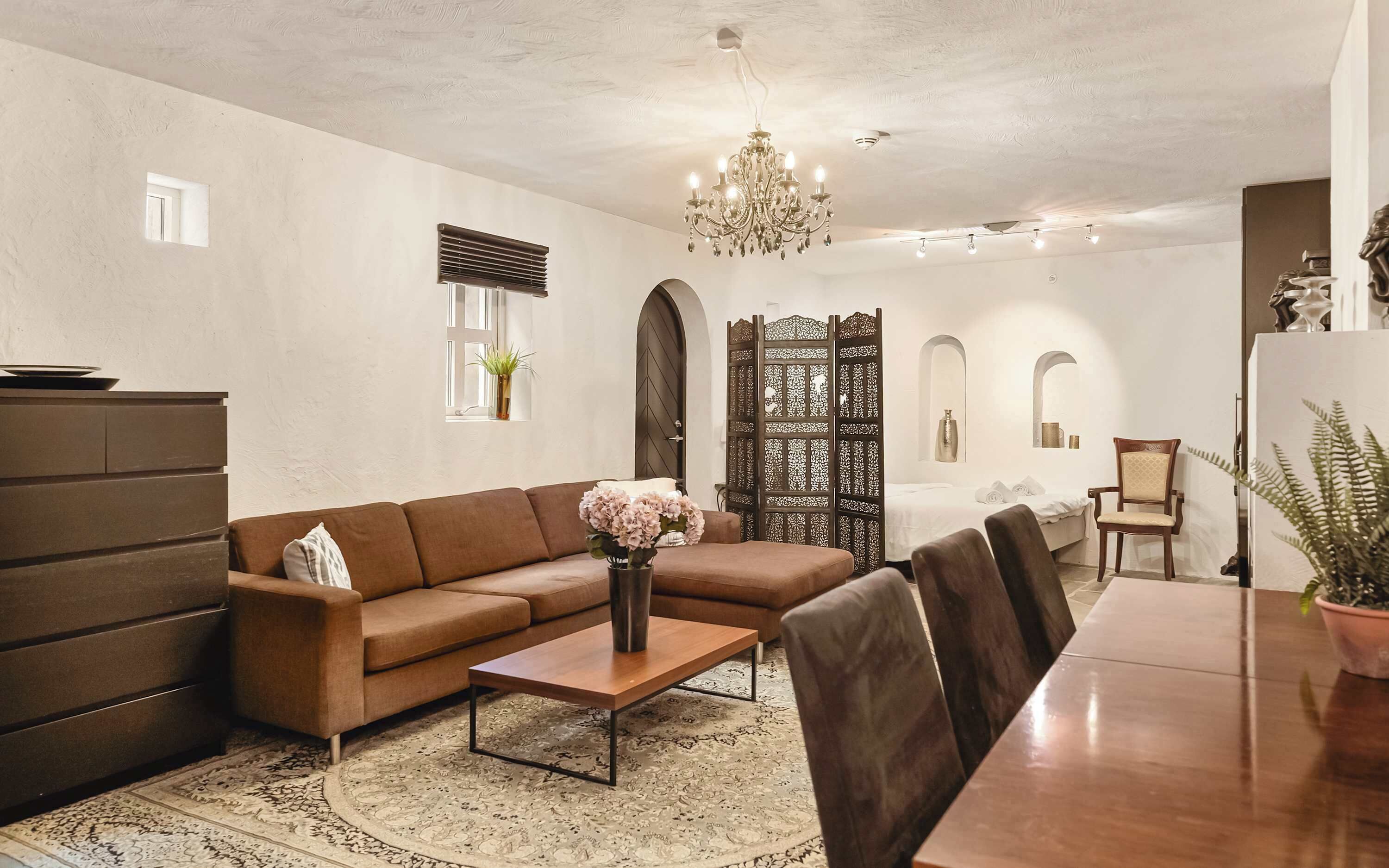 デラックス アパートメント クイーンベッド 1 台 禁煙 暖炉 | 客室内のダイニングエリア