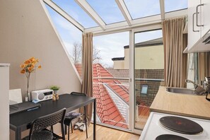 Deluxe Apartment, 1 Queen Bed, Non Smoking, City View | Private kitchen - Øvregaten 19 (Bergen)