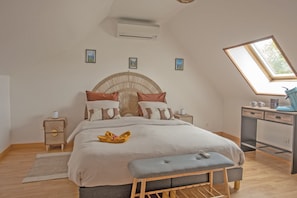 2 bedrooms, iron/ironing board, free WiFi, bed sheets