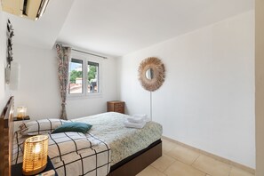 1 bedroom, iron/ironing board, free WiFi, bed sheets - Constance d'Azur - Climatisé vue mer (Le Lavandou)