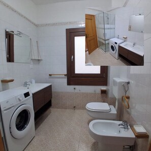 Doccia, asciugacapelli, bidet