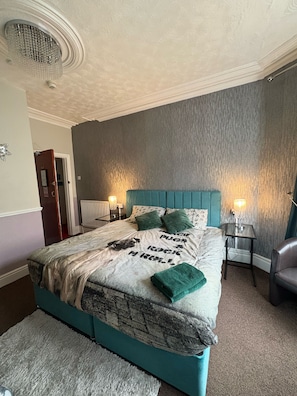 Wifi gratis y ropa de cama