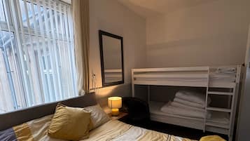 Quadruple Room | Free WiFi, bed sheets