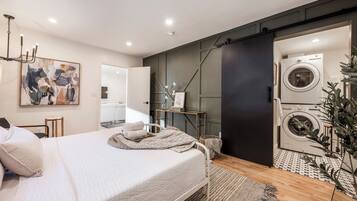 2 bedrooms, iron/ironing board, WiFi, bed sheets