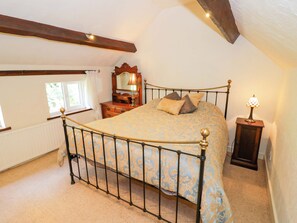 3 bedrooms, individually decorated, individually furnished, free WiFi