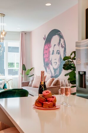 House | 4 bilik tidur, Internet