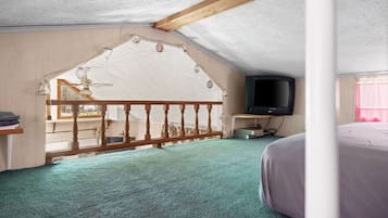 2 bedrooms, bed sheets