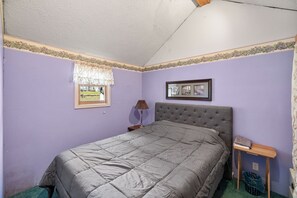 2 bedrooms, bed sheets