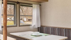 Uklassifisert bilde, 3 av 8, knapp
