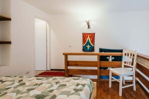 1 makuuhuone, silitysrauta/-lauta, vuodevaatteet