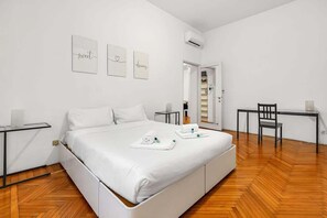 2 bedrooms, iron/ironing board, free WiFi, bed sheets