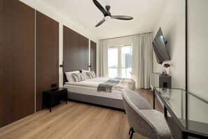 1 habitación, escritorio, tabla de planchar con plancha y wifi