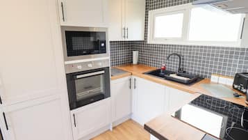 Køkkentøj/tallerkener/redskaber