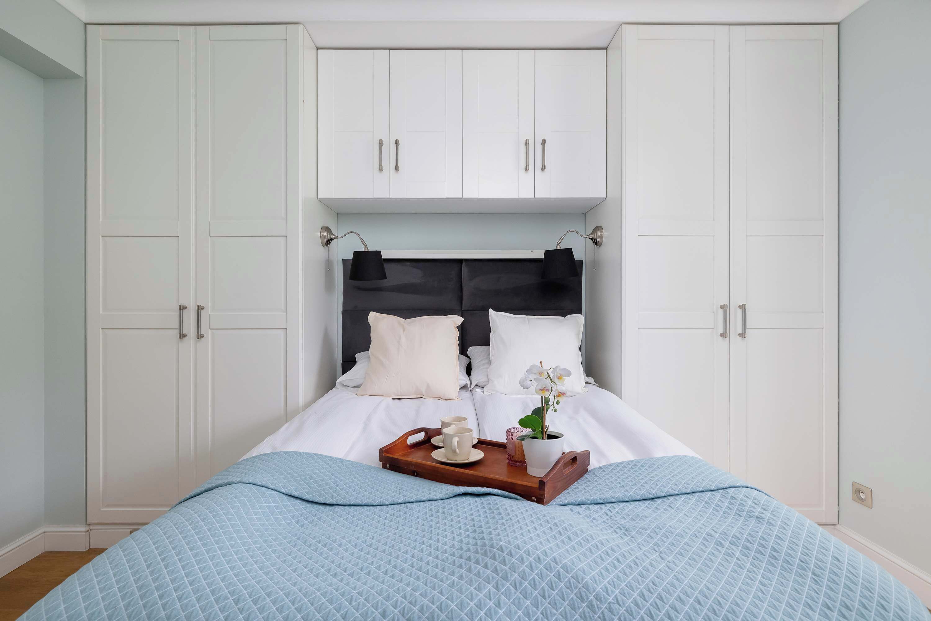 2 bedrooms, desk, iron/ironing board, travel crib