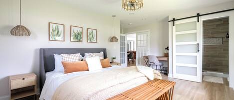 3 bedrooms, iron/ironing board, free WiFi, bed sheets