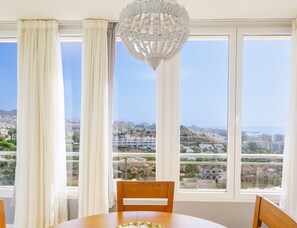 Interior - Cubo's Apartment Ronda del Golf Seaview & Parking / community pool / GOLF / free Wi-Fi (Benalmádena)