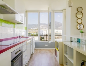 Fridge, microwave, oven, coffee/tea maker