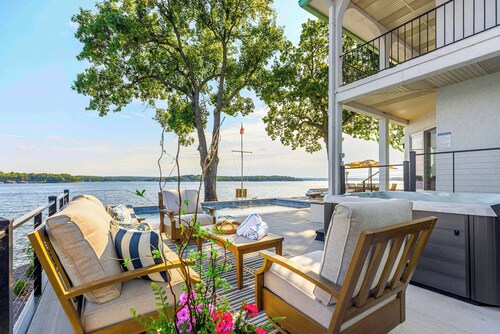 Panoramic Paradise – Lakefront Home for 15 w/ Game Room, Pool