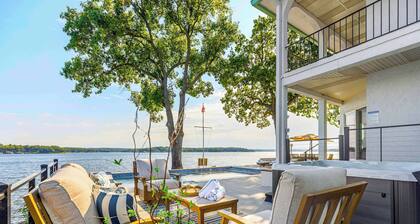 Panoramic Paradise â Lakefront Home for 15 w/ Game Room, Pool