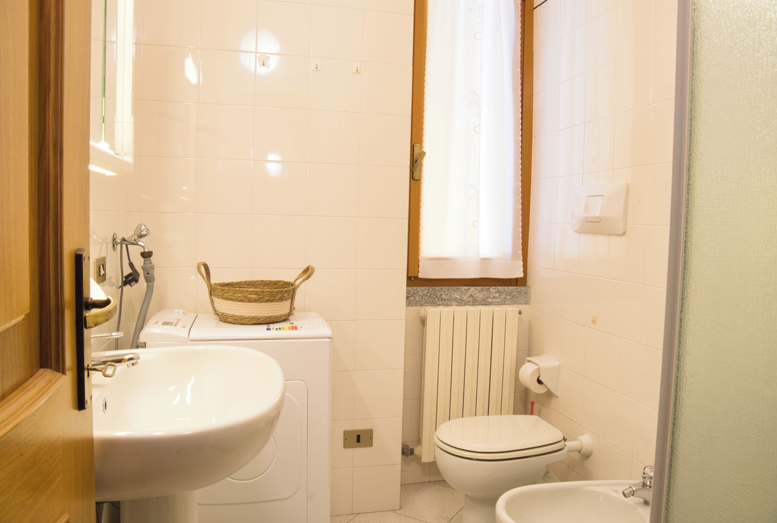 Doccia, asciugacapelli, bidet, asciugamani