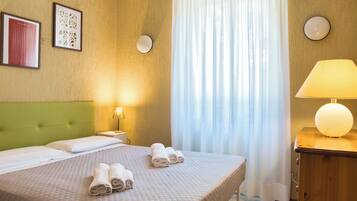 1 bedroom, free WiFi, bed sheets