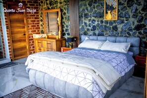 Deluxe Room, Balcony, City View