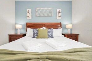 3 chambres, fer et planche à repasser, Wi-Fi, draps fournis