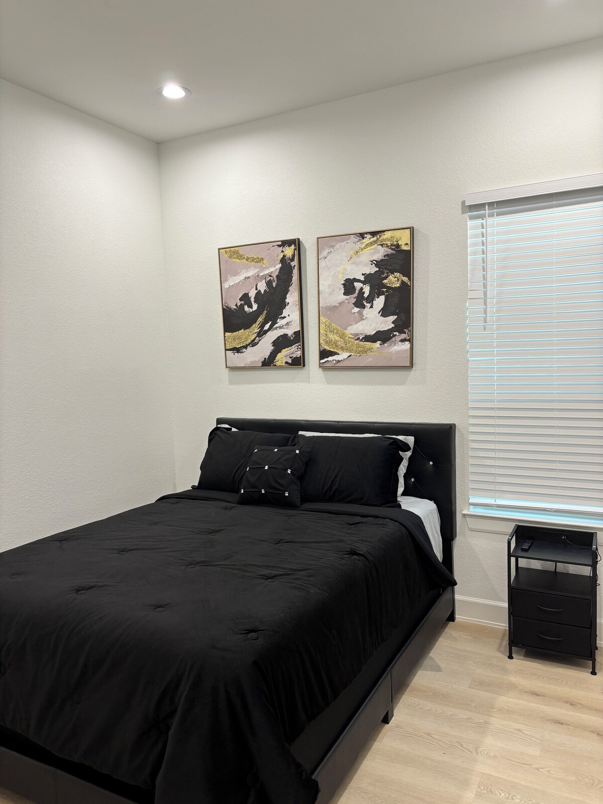 Photo 9 of Dej’s Modern Retreat…Downtown Houston Texas