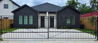 Dej’s Modern Retreat…Downtown Houston Texas