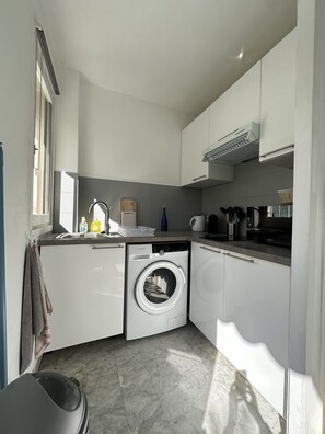 Fridge, microwave, coffee/tea maker, electric kettle