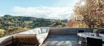 Okere Lake House - Lakefront with Private Jetty
