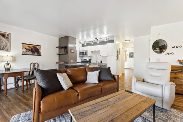 Televisión y chimenea 