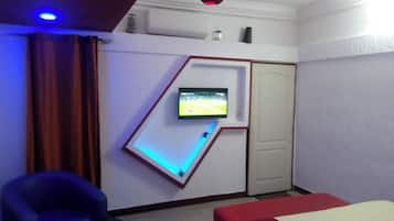Espacio para trabajar con laptop y wifi gratis