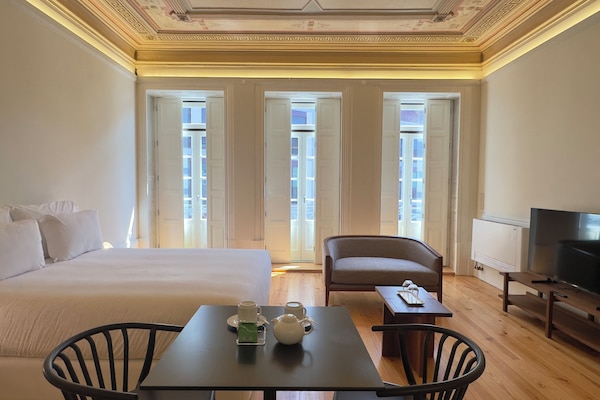 Deluxe Studio | Blackout drapes, iron/ironing board, free WiFi, bed sheets